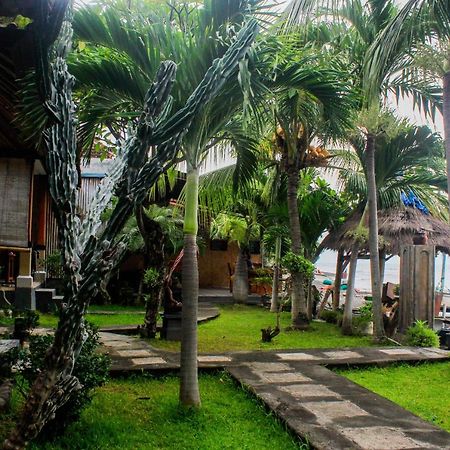 Coconut Beach Bungalows & Warung Amed Екстериор снимка