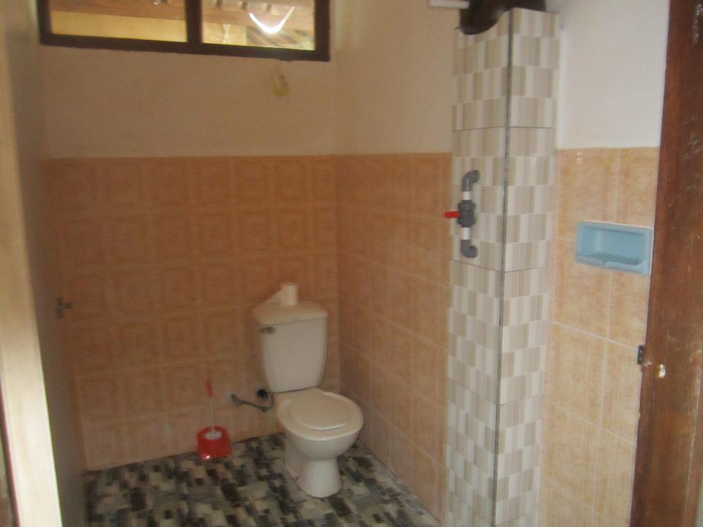 Coconut Beach Bungalows & Warung Amed Екстериор снимка